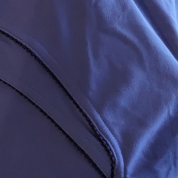 Purple blue Lululemon mid length workout tank - Picture 4 of 4